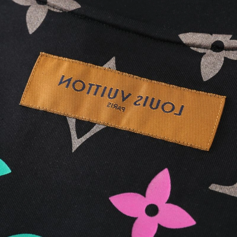 ZipUp Louis Vuitton T-Shirts 136196