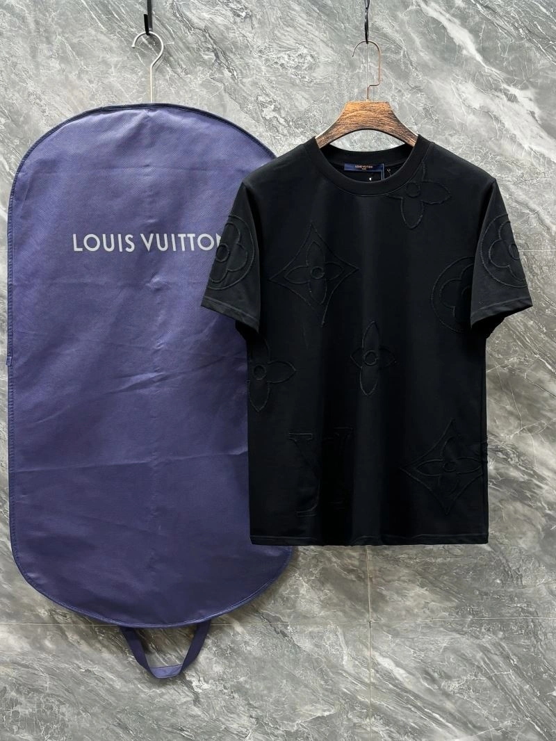 Modern Louis Vuitton T-Shirts 136187
