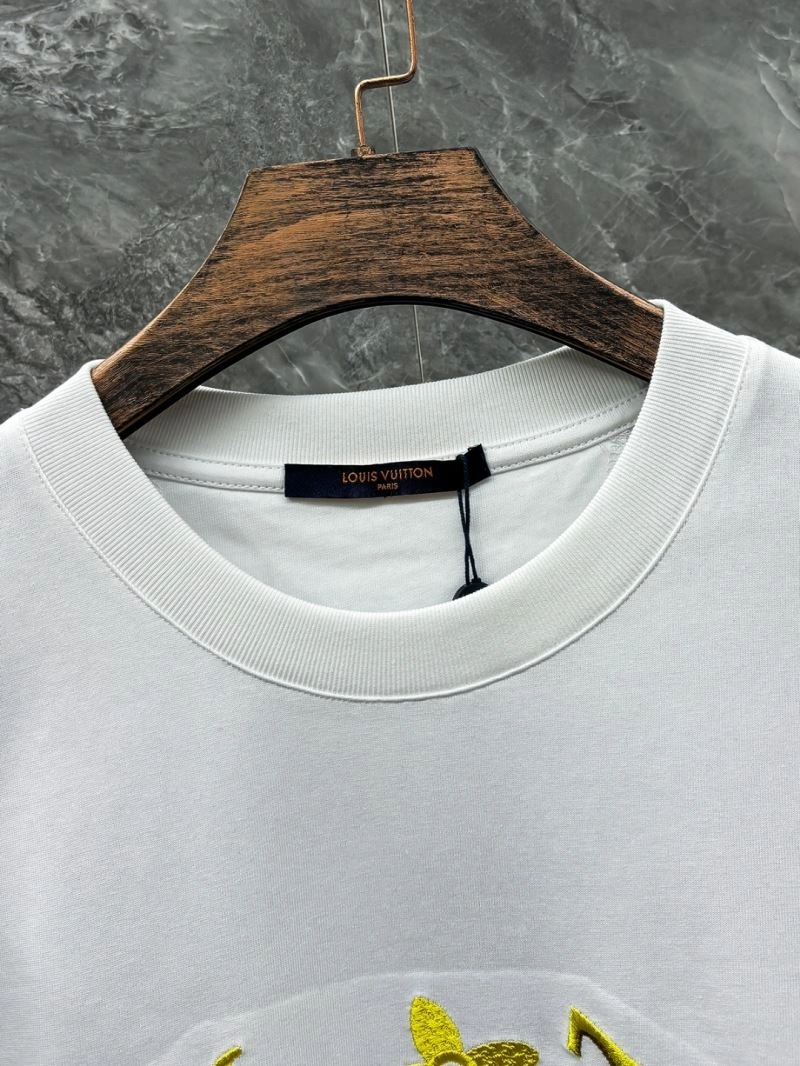 Louis Vuitton T-Shirts Sleek 136191