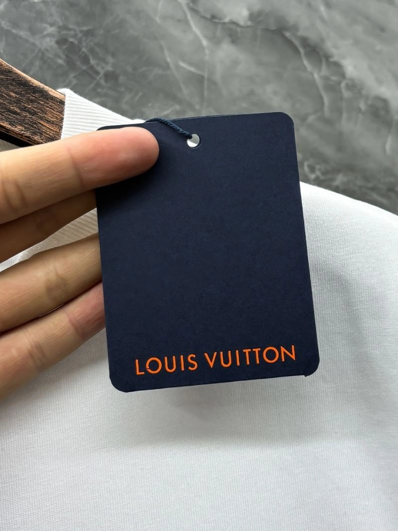Louis Vuitton T-Shirts Sleek 136191