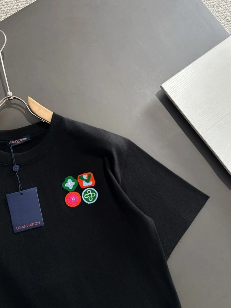 ModernLook Louis Vuitton T-Shirts 136181