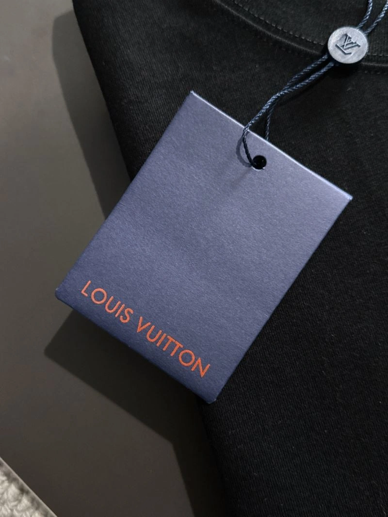 ModernLook Louis Vuitton T-Shirts 136181