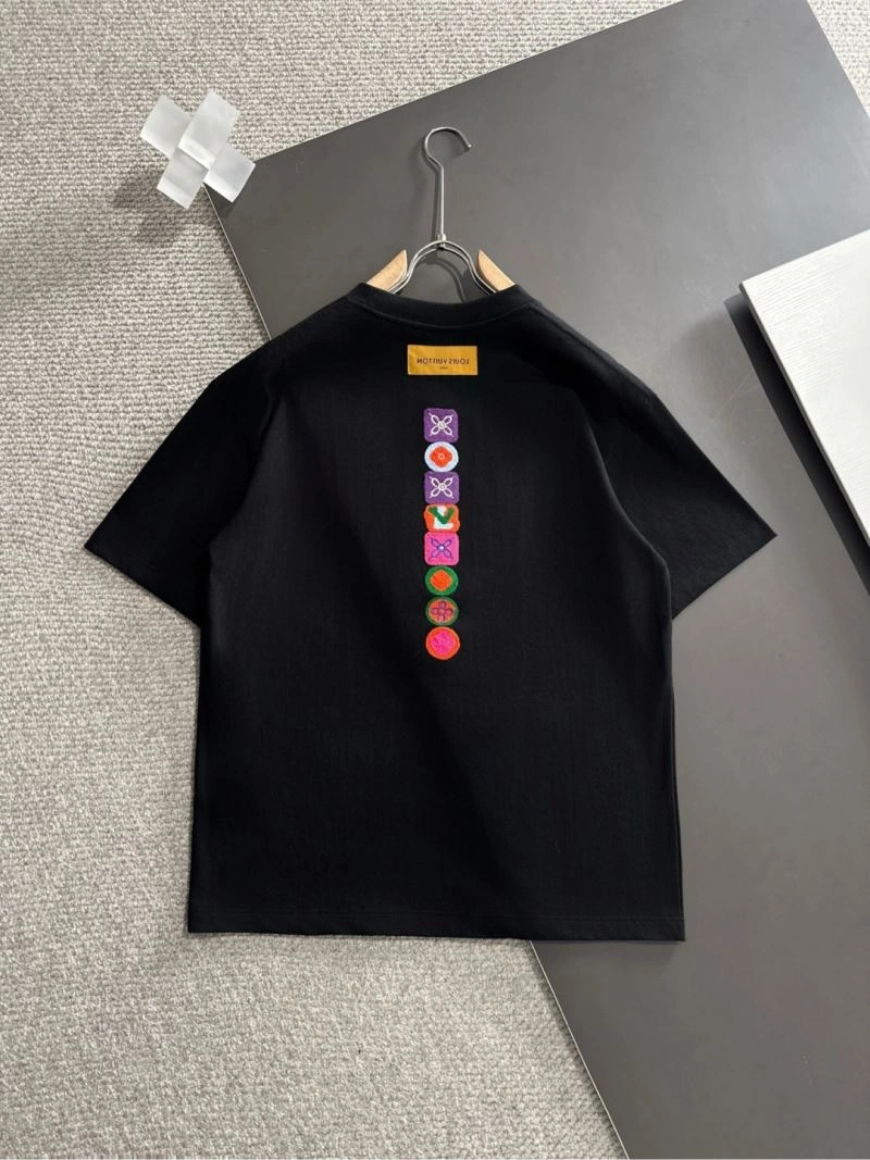 ModernLook Louis Vuitton T-Shirts 136181