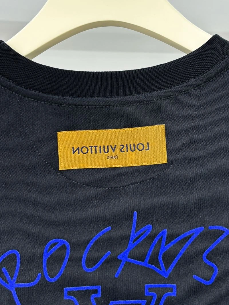 Chic Louis Vuitton T-Shirts 136199