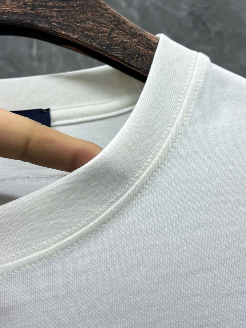 Seasonal Louis Vuitton T-Shirts 136192