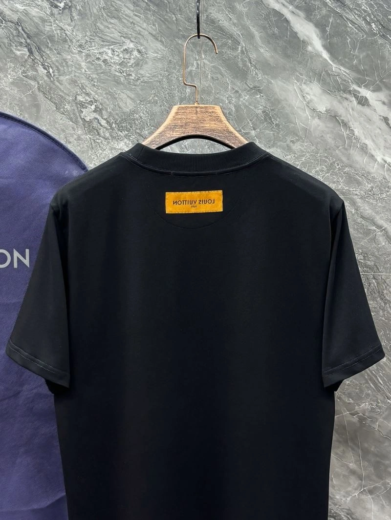 Premium Louis Vuitton T-Shirts 136173