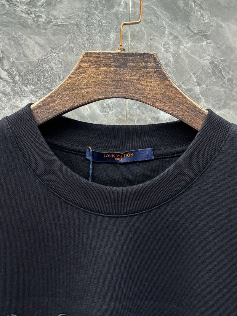 Premium Louis Vuitton T-Shirts 136173