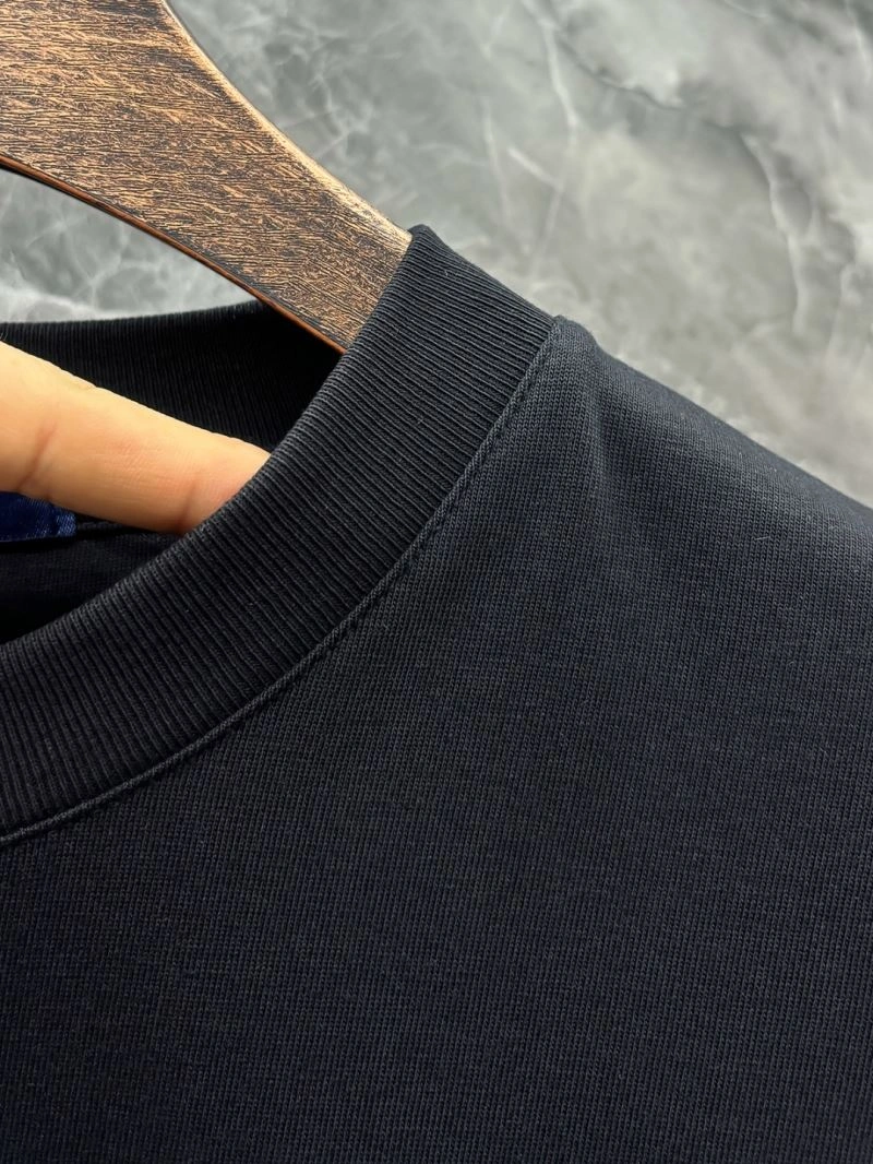 Premium Louis Vuitton T-Shirts 136173