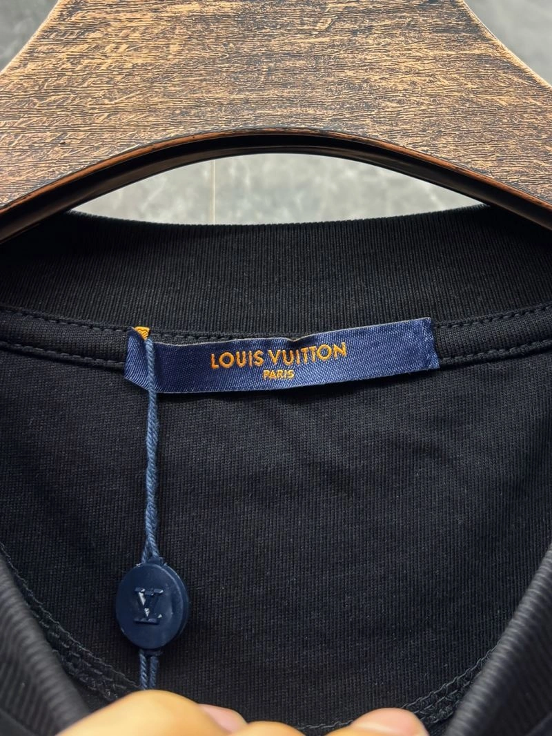 Premium Louis Vuitton T-Shirts 136173
