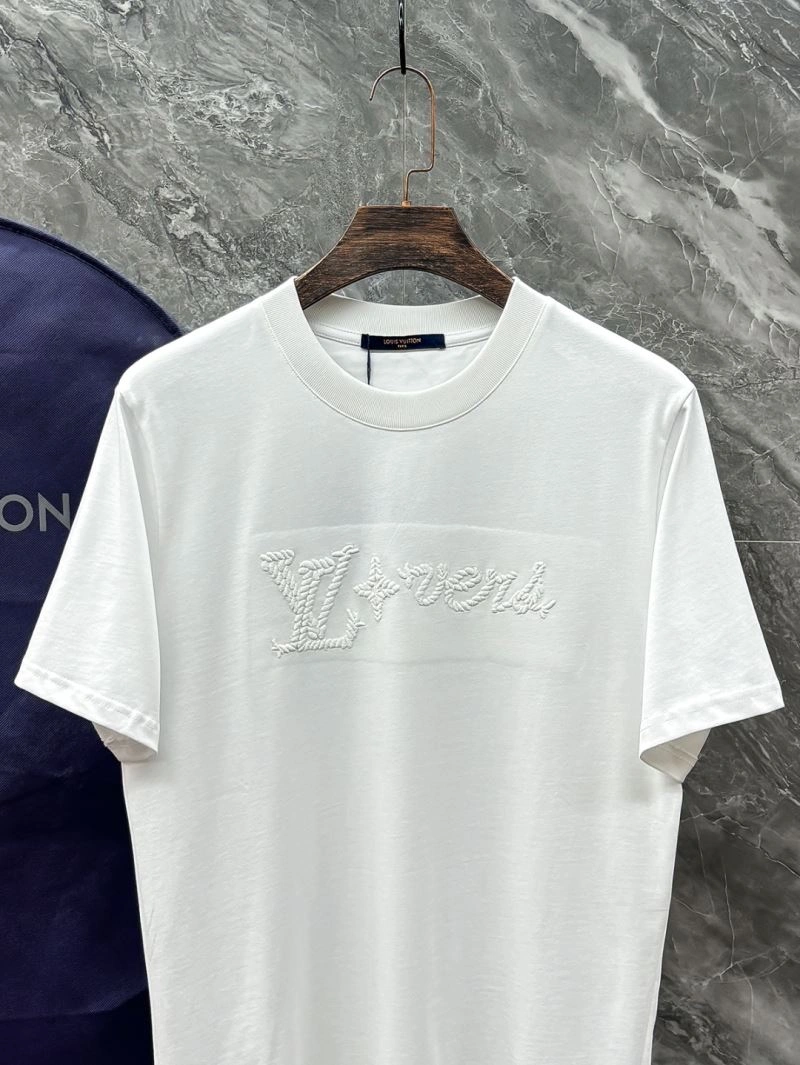 Sleek Louis Vuitton T-Shirts 136201