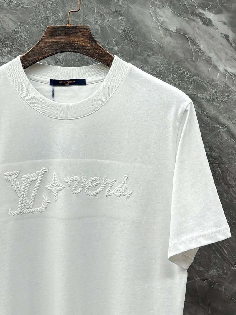 Sleek Louis Vuitton T-Shirts 136201