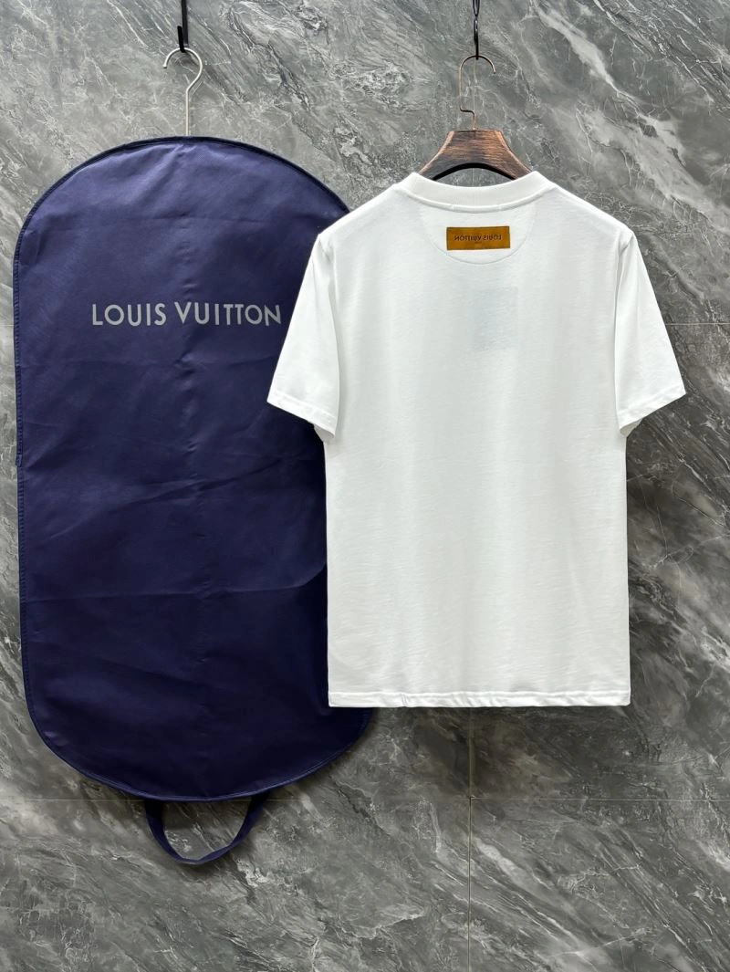 Sleek Louis Vuitton T-Shirts 136201