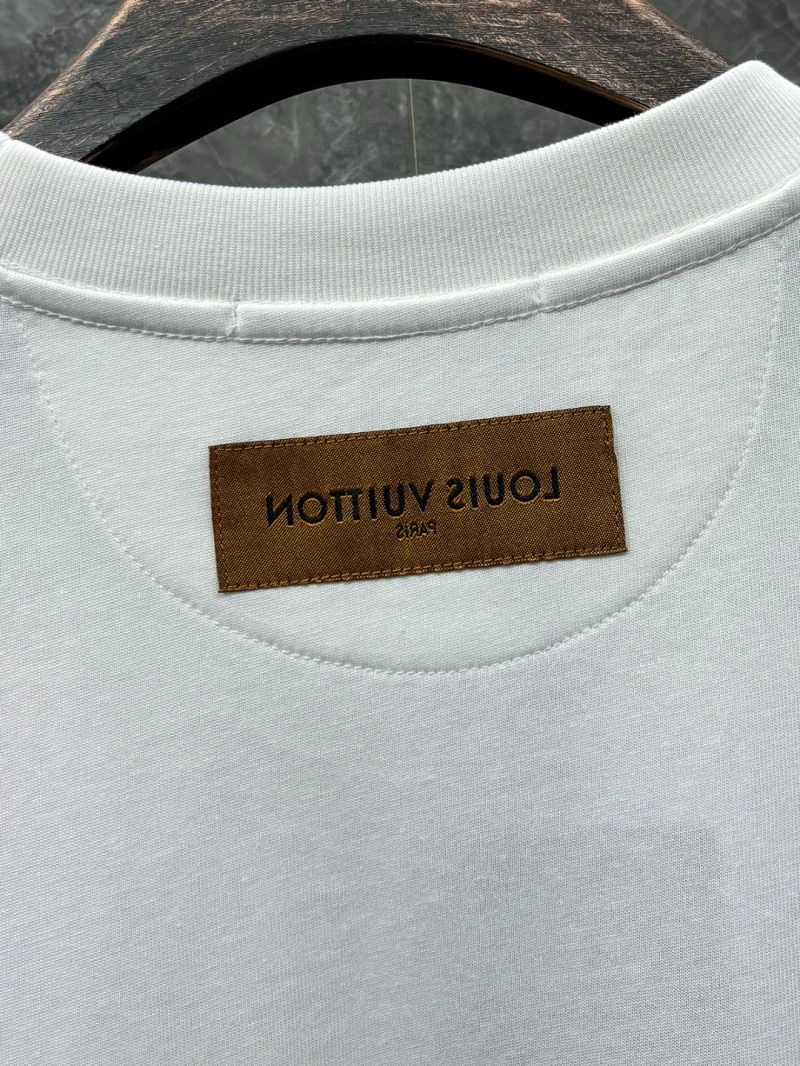 Sleek Louis Vuitton T-Shirts 136201