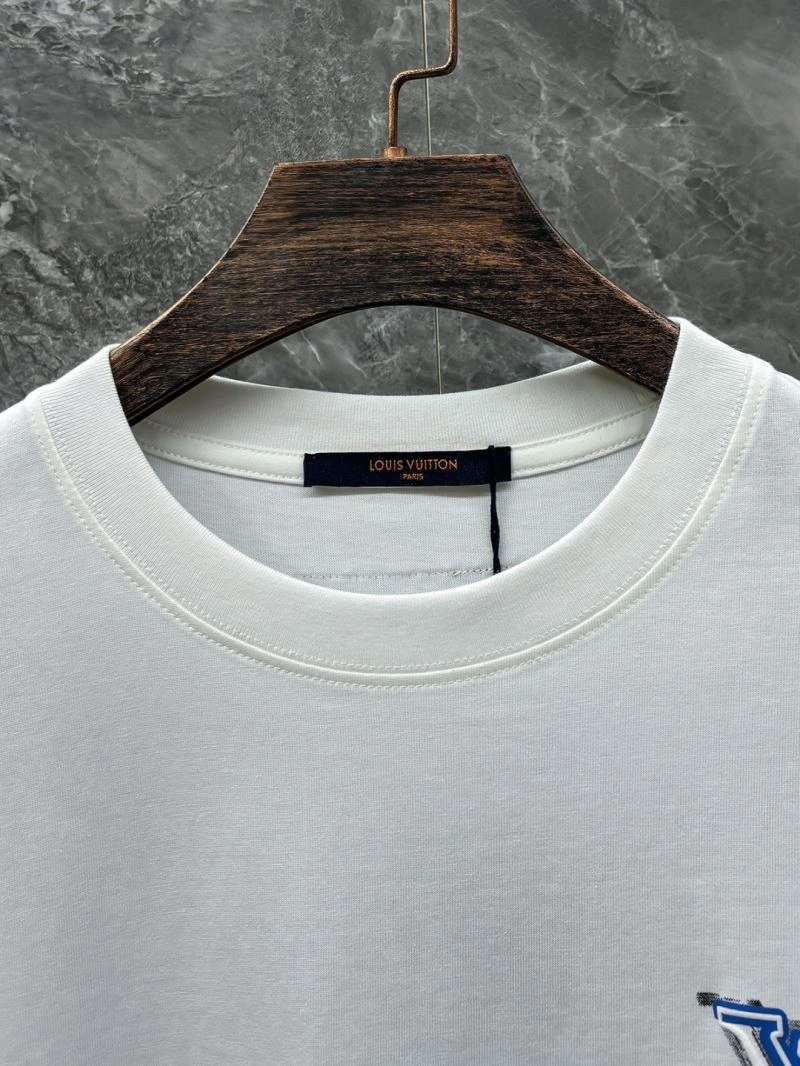 Compact Louis Vuitton T-Shirts 136183