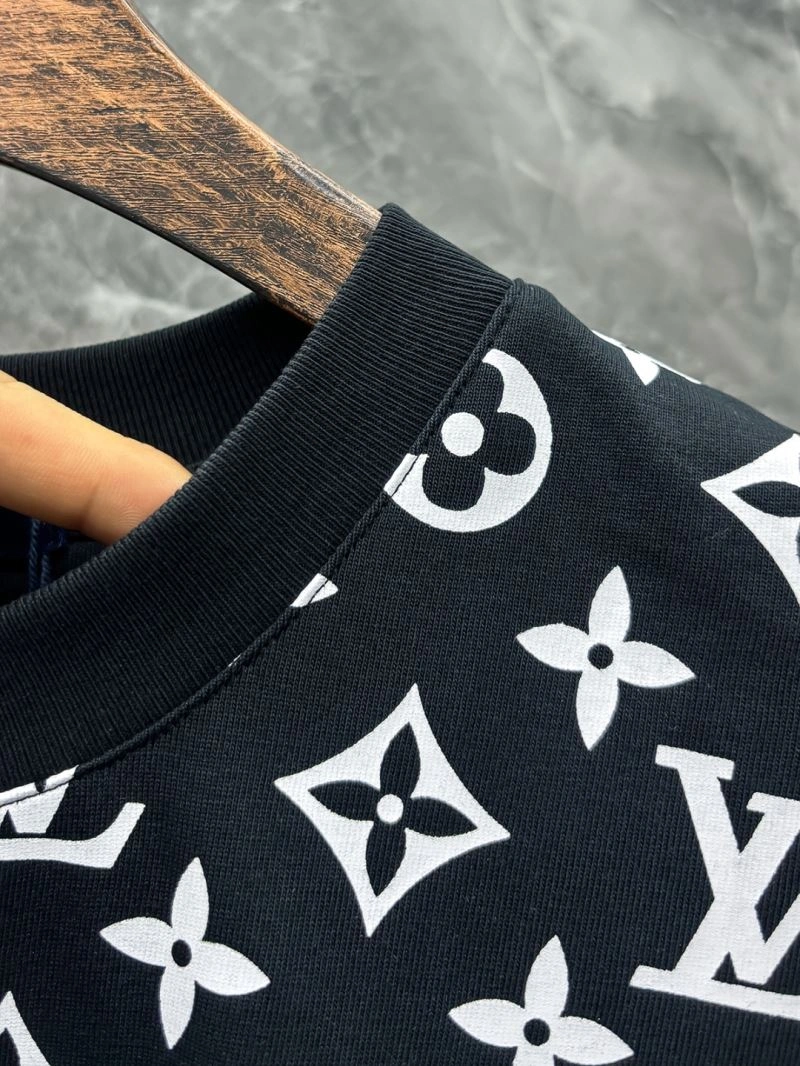 Snug Louis Vuitton T-Shirts 136172