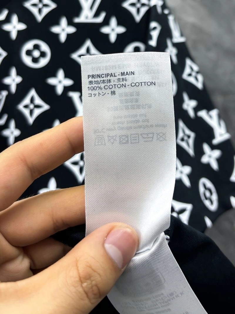 Snug Louis Vuitton T-Shirts 136172