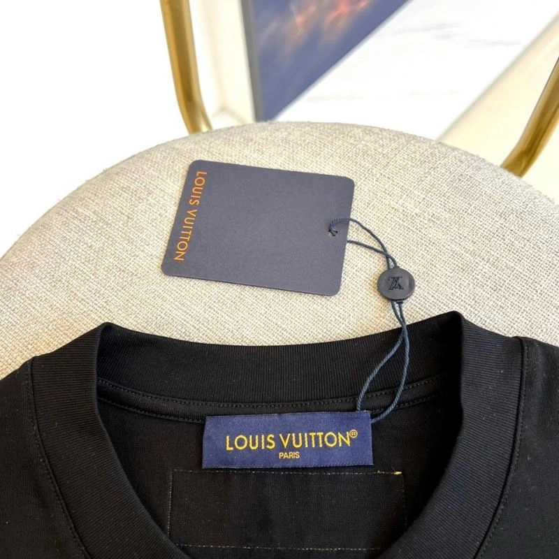 Louis Vuitton T-Shirts Comfortable 136169