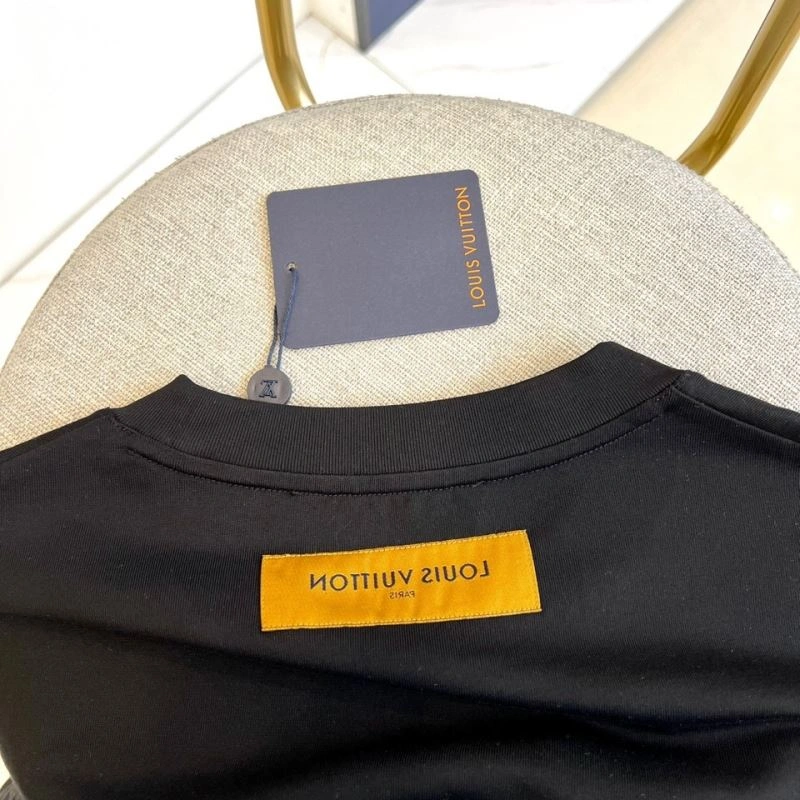 Louis Vuitton T-Shirts Comfortable 136169