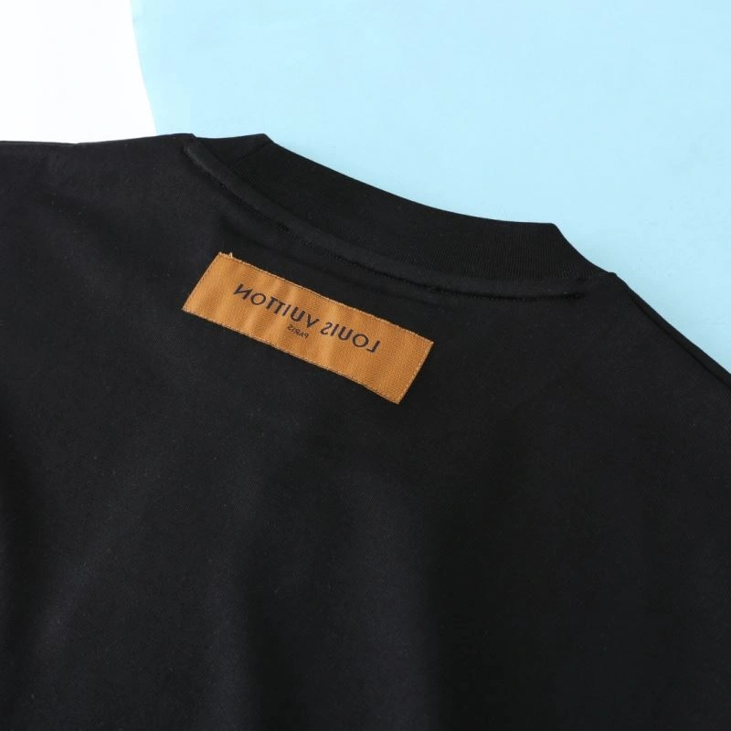 Modern Louis Vuitton T-Shirts 136165