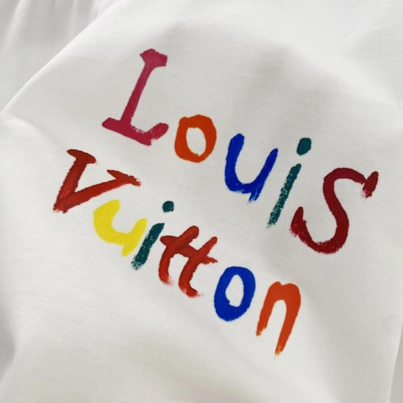 Breathable Louis Vuitton T-Shirts 136157