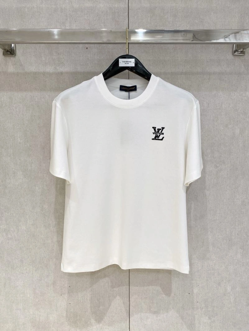 Louis Vuitton T-Shirts Elegant 136149