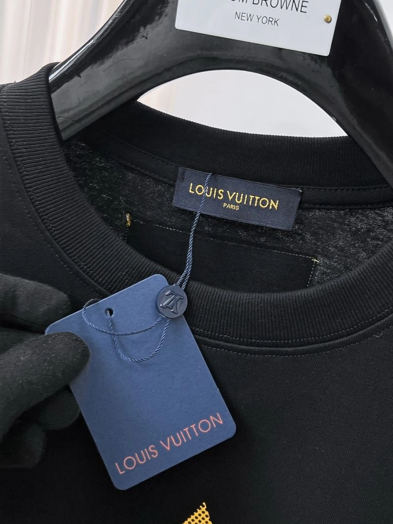 Louis Vuitton T-Shirts Sustainable 136151