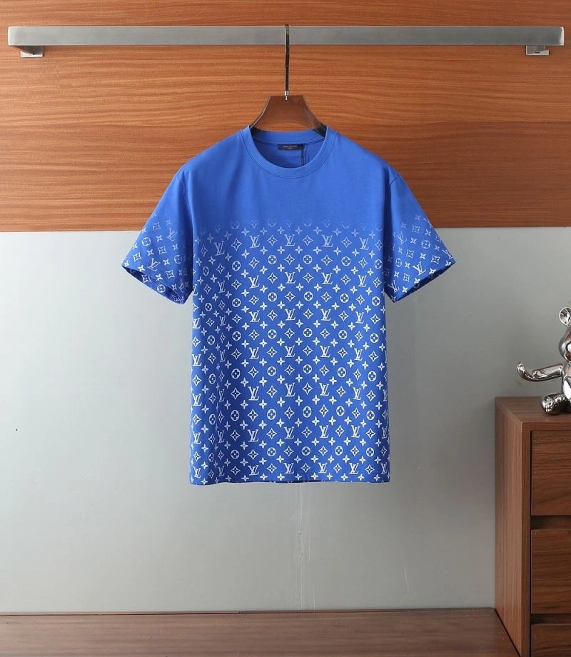 Sporty Louis Vuitton T-Shirts 136135