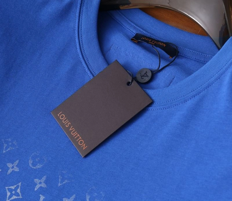 Sporty Louis Vuitton T-Shirts 136135