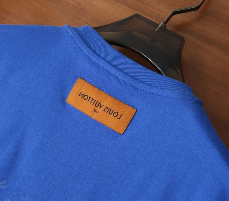 Sporty Louis Vuitton T-Shirts 136135