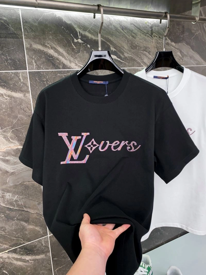 Breathable Louis Vuitton T-Shirts 136150