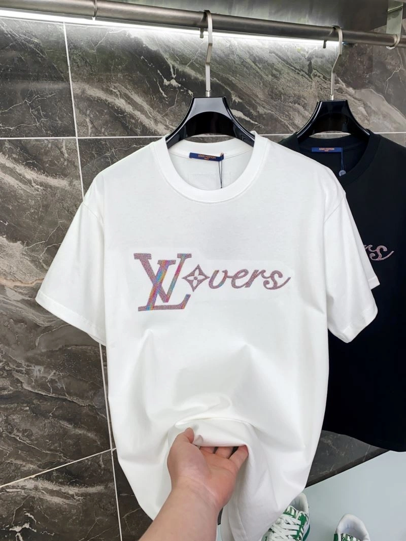Breathable Louis Vuitton T-Shirts 136150
