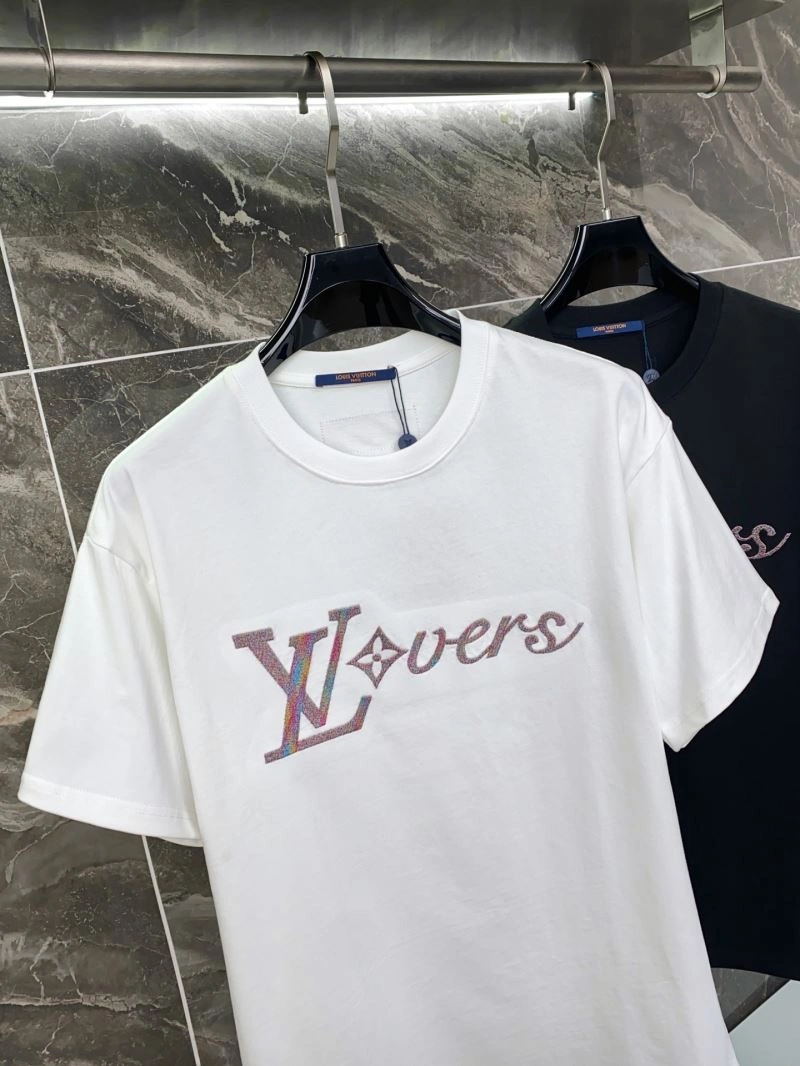 Breathable Louis Vuitton T-Shirts 136150