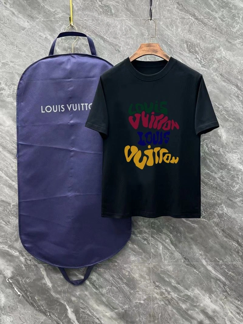 Louis Vuitton T-Shirts WrinkleFree 136148