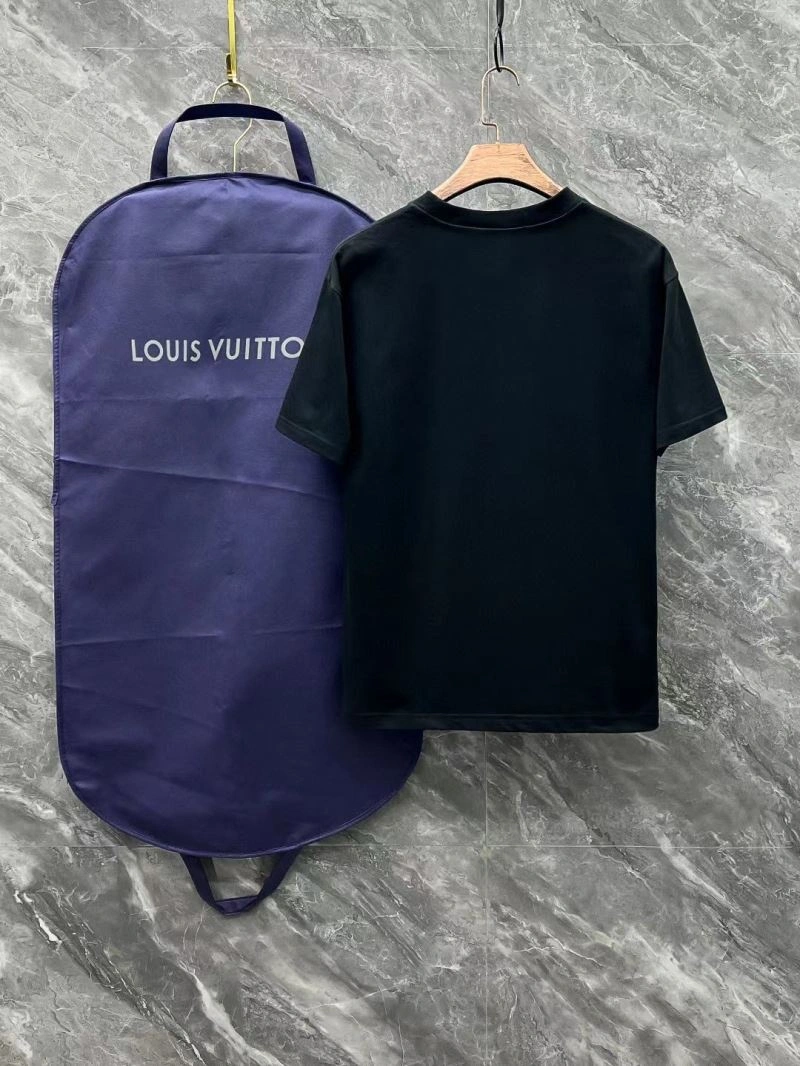 Louis Vuitton T-Shirts WrinkleFree 136148