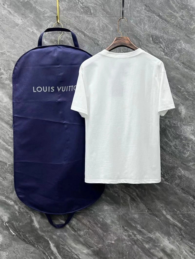 Louis Vuitton T-Shirts WrinkleFree 136148