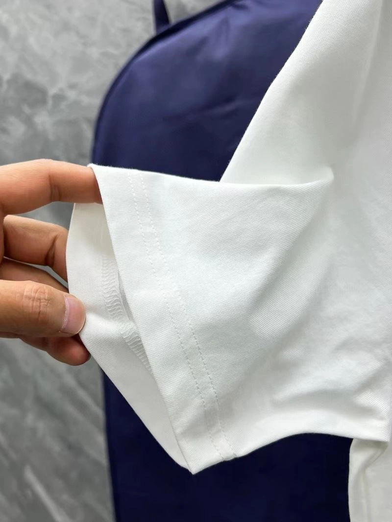Louis Vuitton T-Shirts WrinkleFree 136148