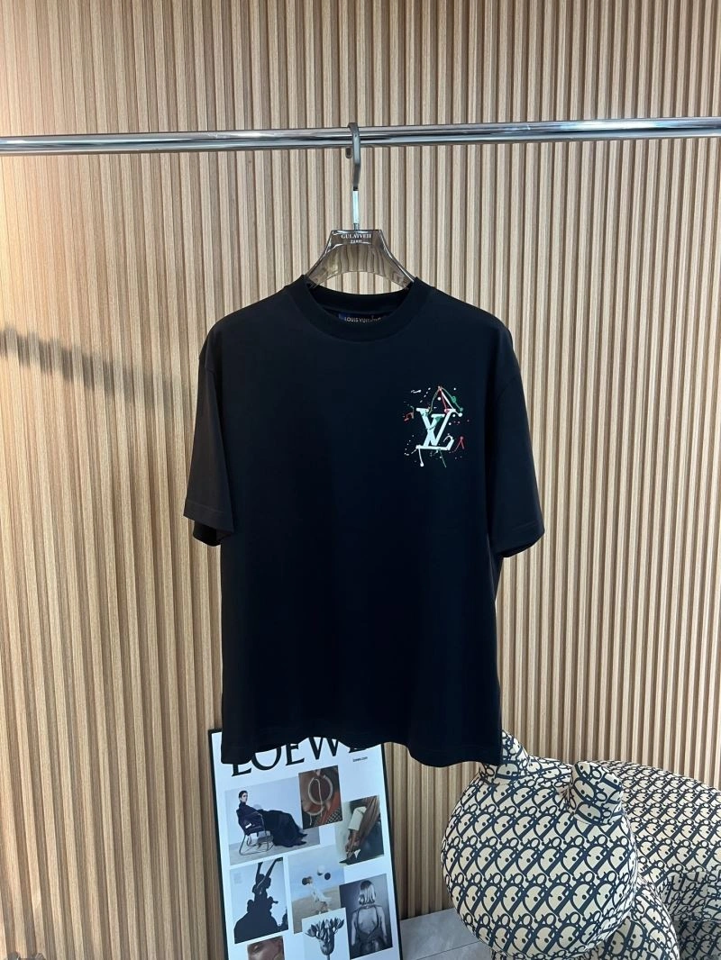 EyeCatching Louis Vuitton T-Shirts 136132