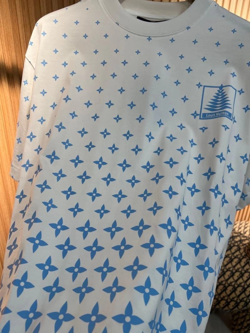 Attractive Louis Vuitton T-Shirts 136133
