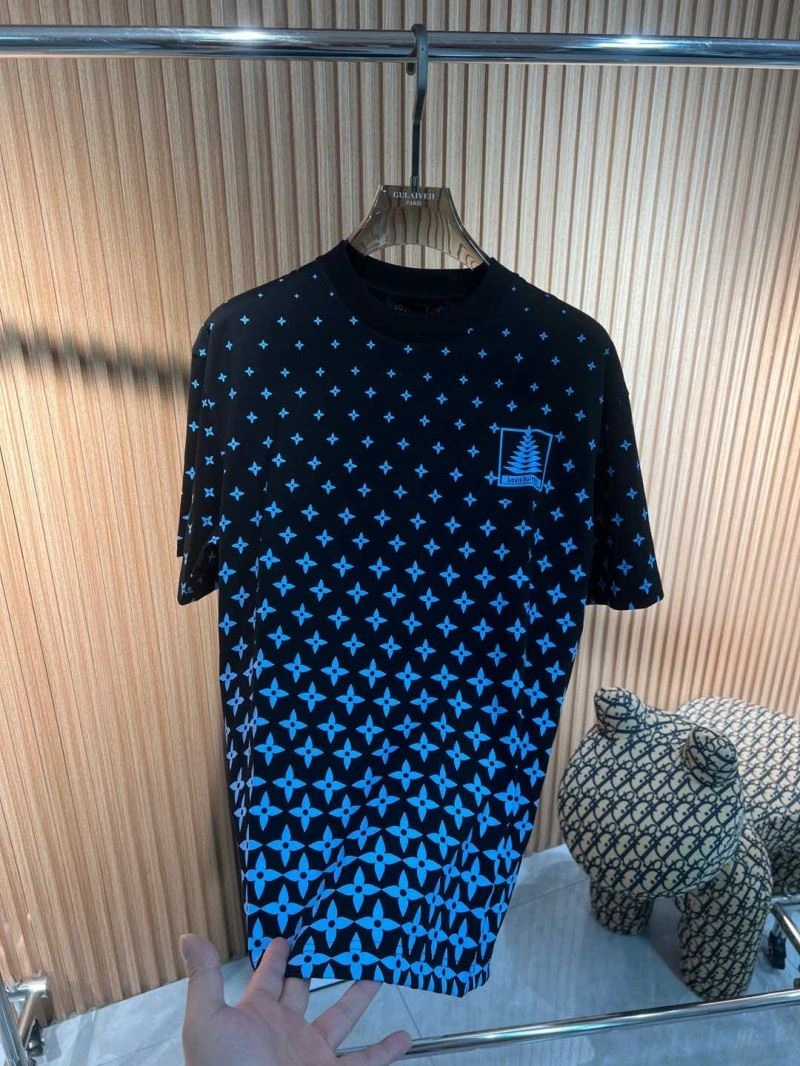 Louis Vuitton T-Shirts Cozy 136144