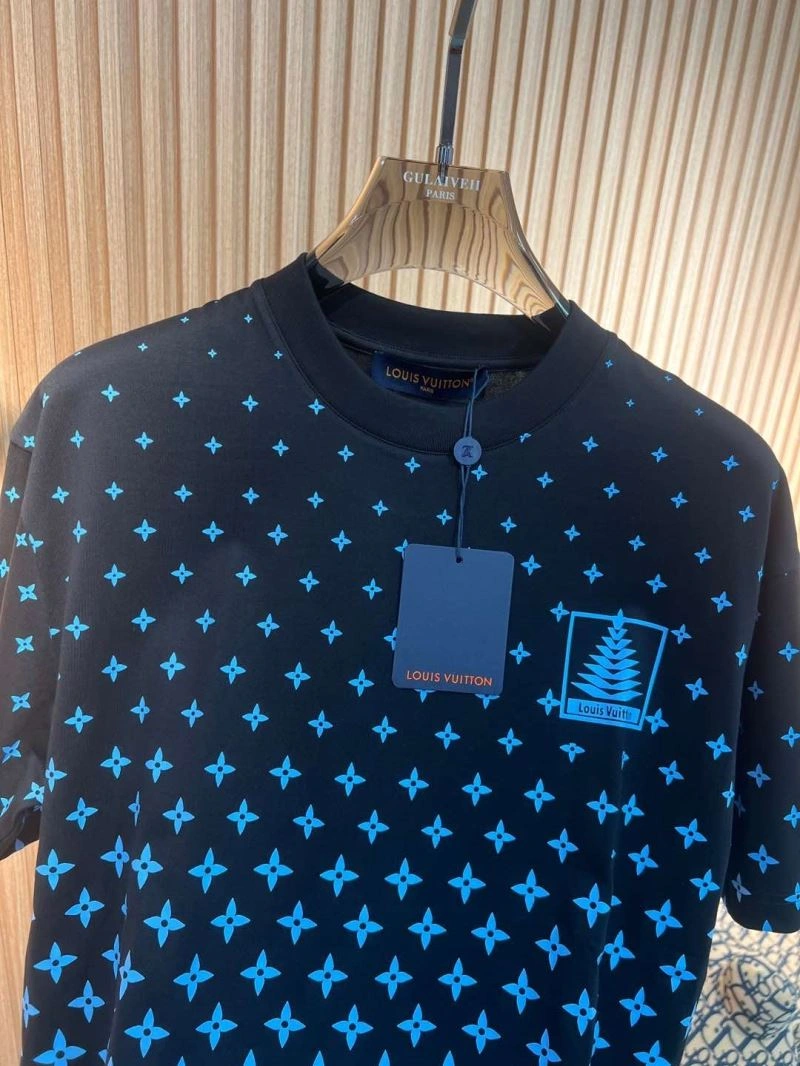 Louis Vuitton T-Shirts Cozy 136144