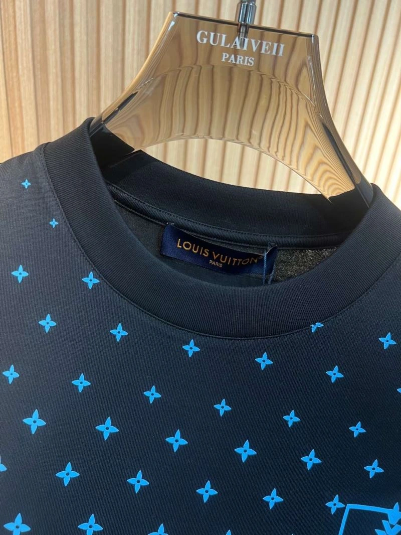 Louis Vuitton T-Shirts Cozy 136144