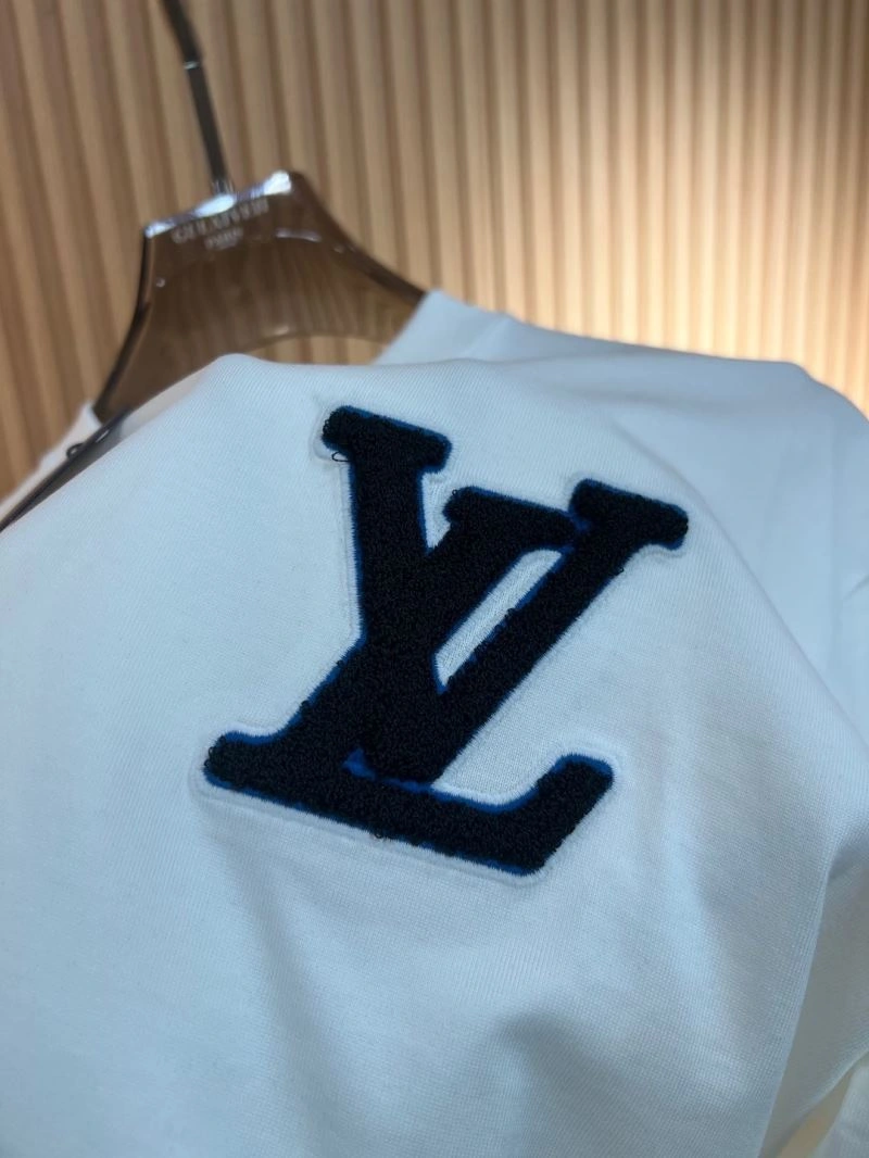 Breathable Louis Vuitton T-Shirts 136129