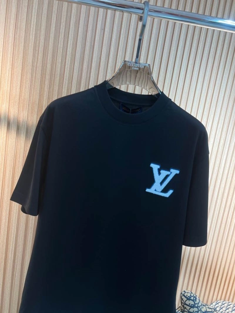 Louis Vuitton T-Shirts Modern 136126