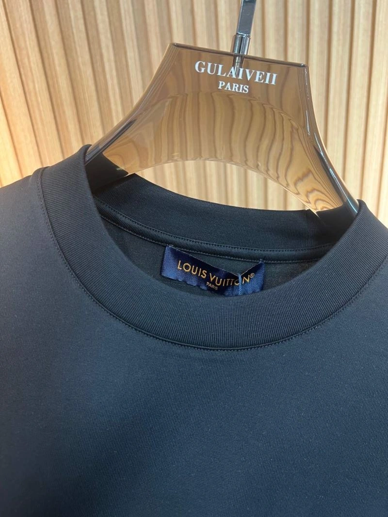 Louis Vuitton T-Shirts Modern 136126