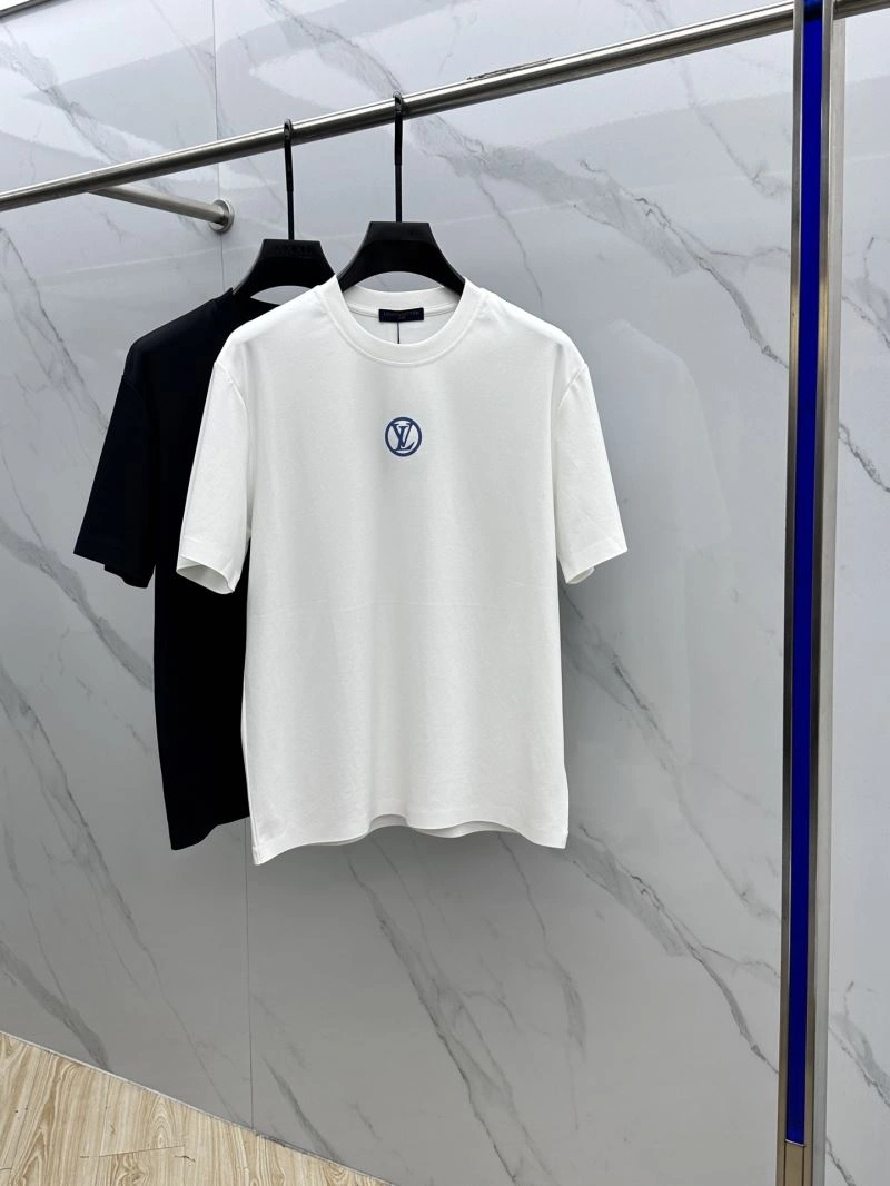 Louis Vuitton T-Shirts UrbanChic 136123