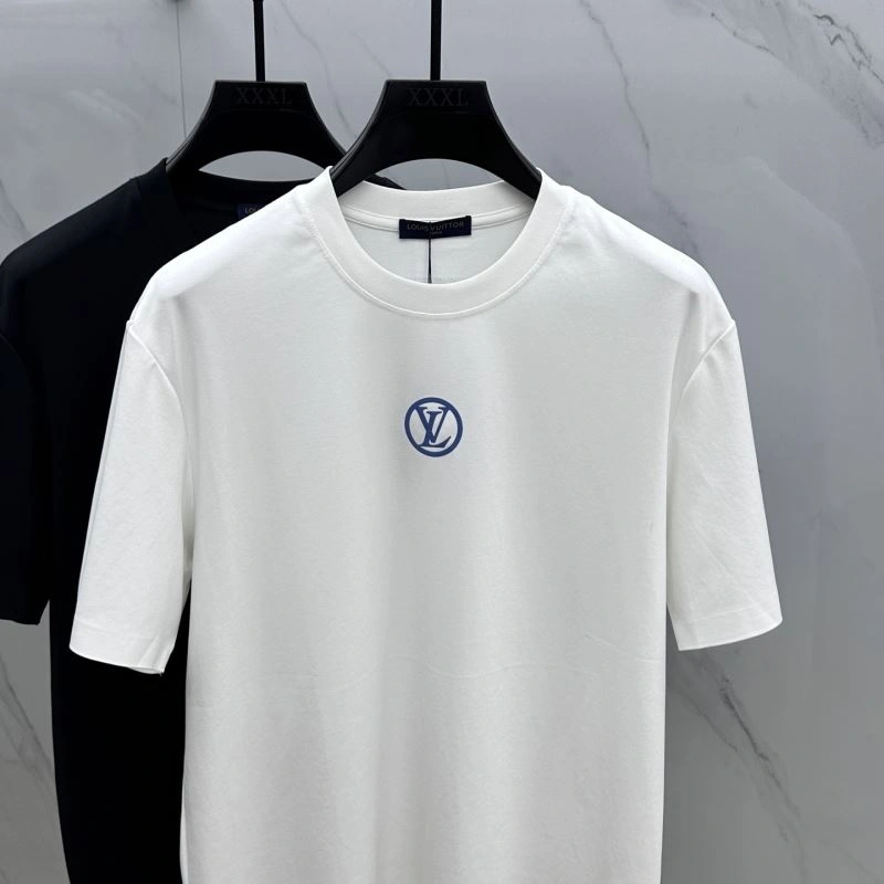 Louis Vuitton T-Shirts UrbanChic 136123