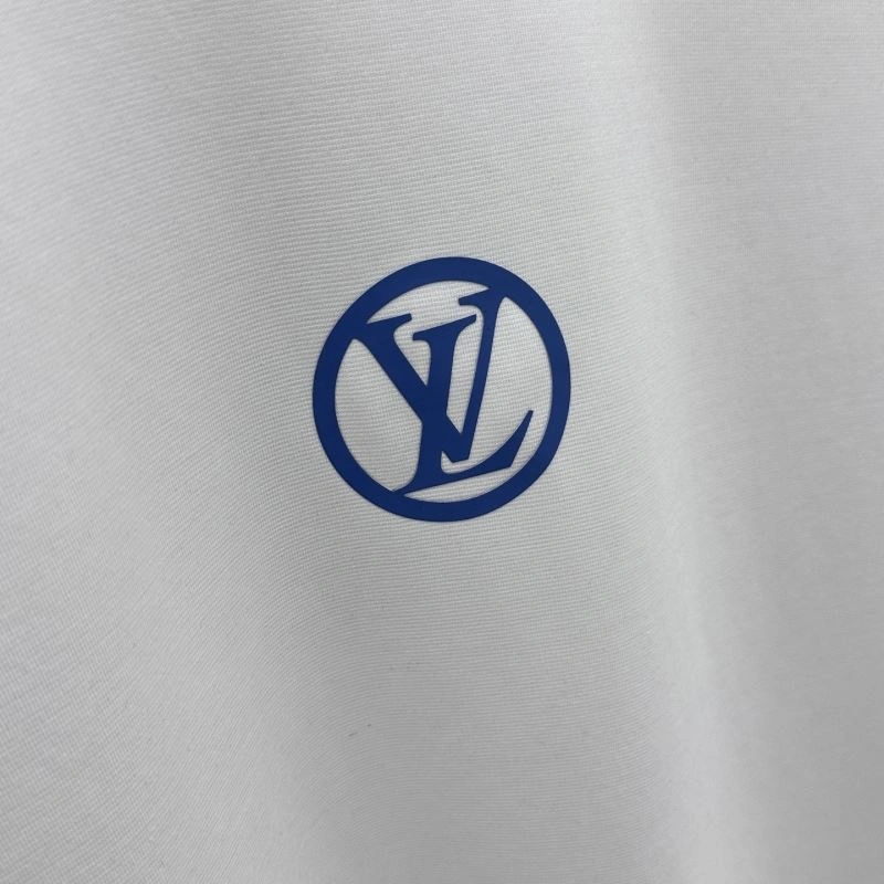 Louis Vuitton T-Shirts UrbanChic 136123