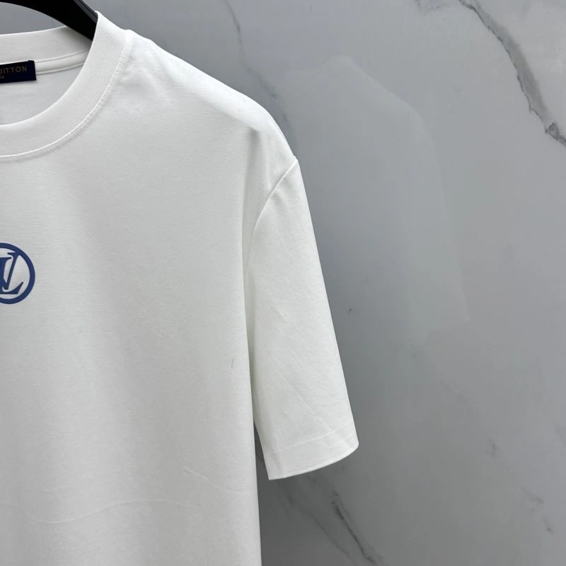 Louis Vuitton T-Shirts UrbanChic 136123
