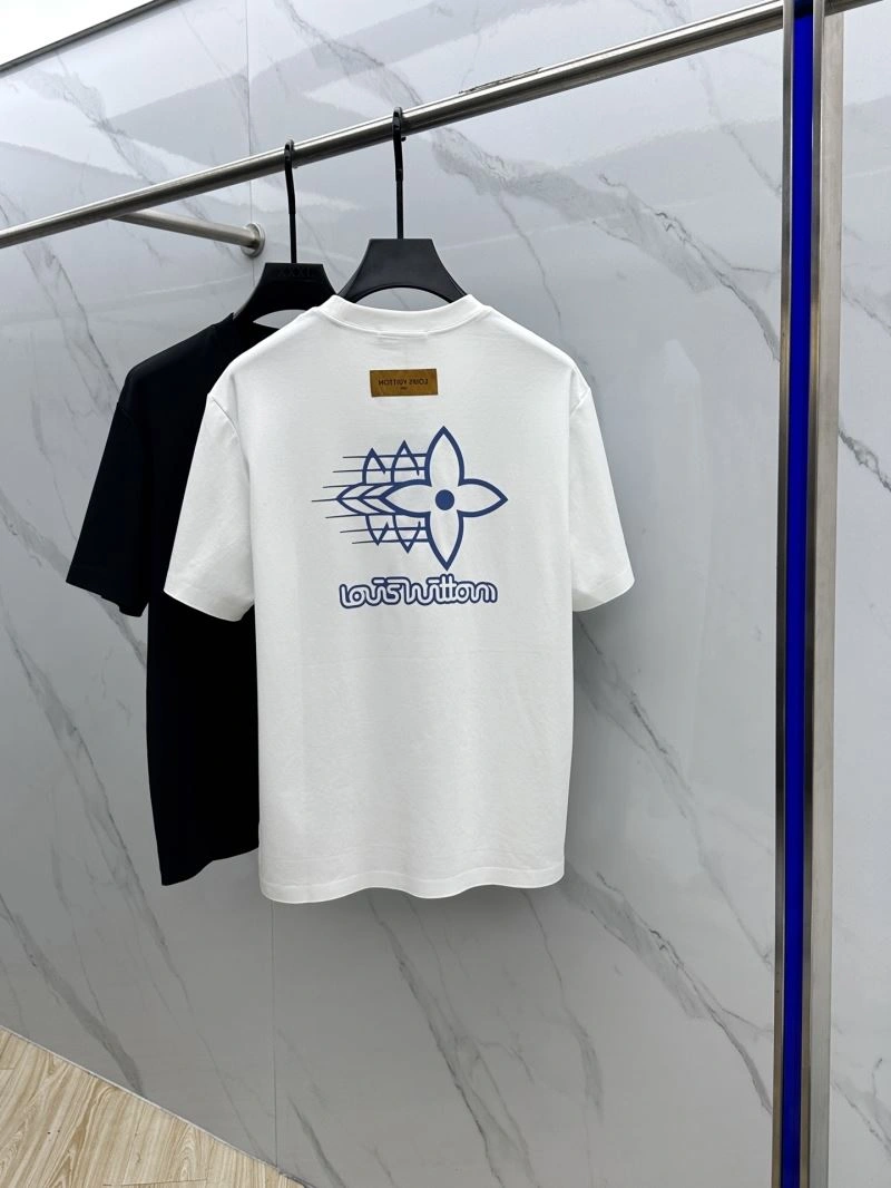Louis Vuitton T-Shirts UrbanChic 136123