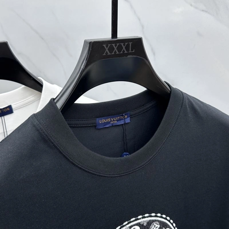 Louis Vuitton T-Shirts WeatherProof 136122